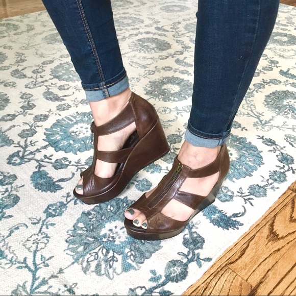 One Of A Kind Brown Leather Platform Sanals - Picture 2 of 8